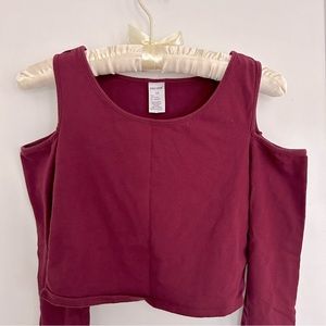 Like new🛍️ Burgundy Cold Shoulder Long Sleeve Crop Top